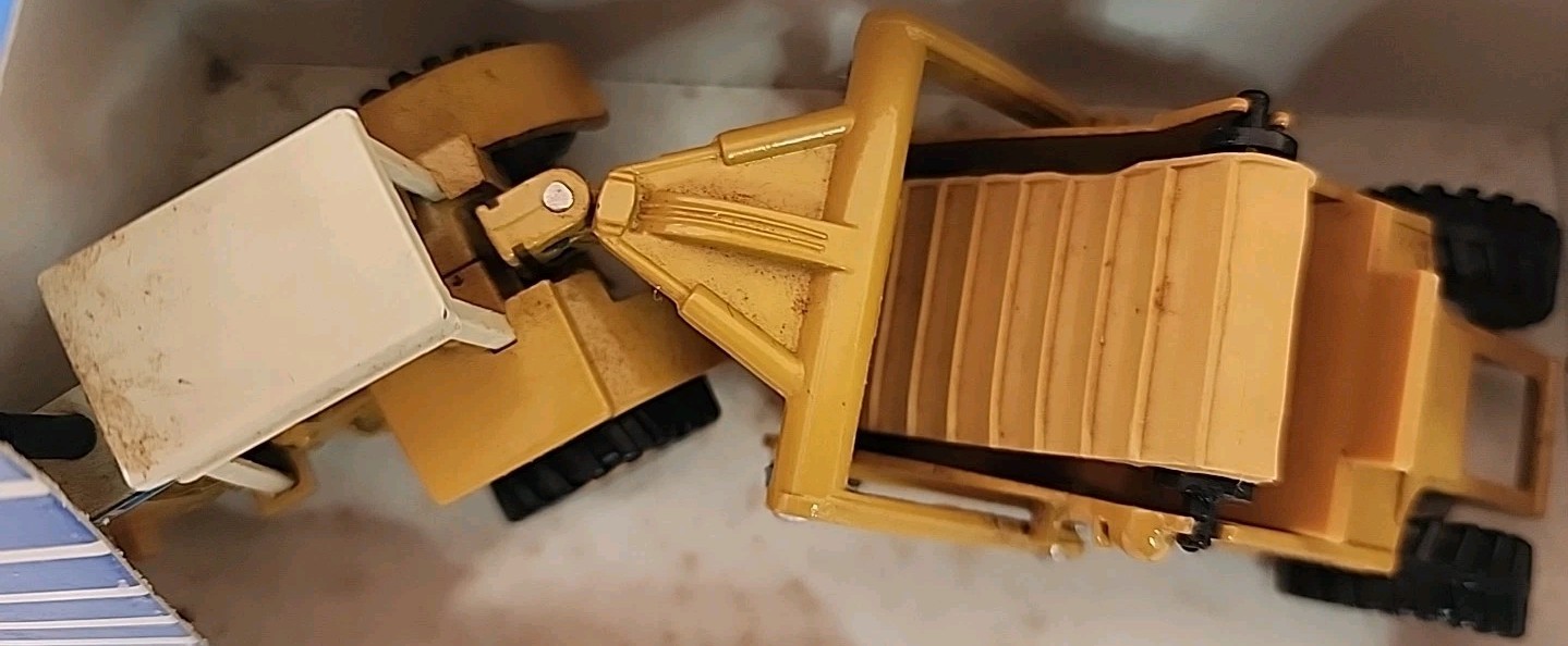 NEW Ertl Mighty Movers Diecast INTERNATIONAL HOUGH / WHEEL LOADER 1986box Rough