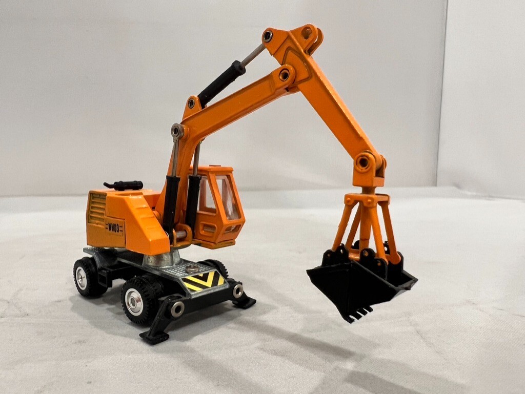 Grip Zechin Hitachi WH03 Wheel Excavator 1:70 Orange Digger Japan MIB US Seller