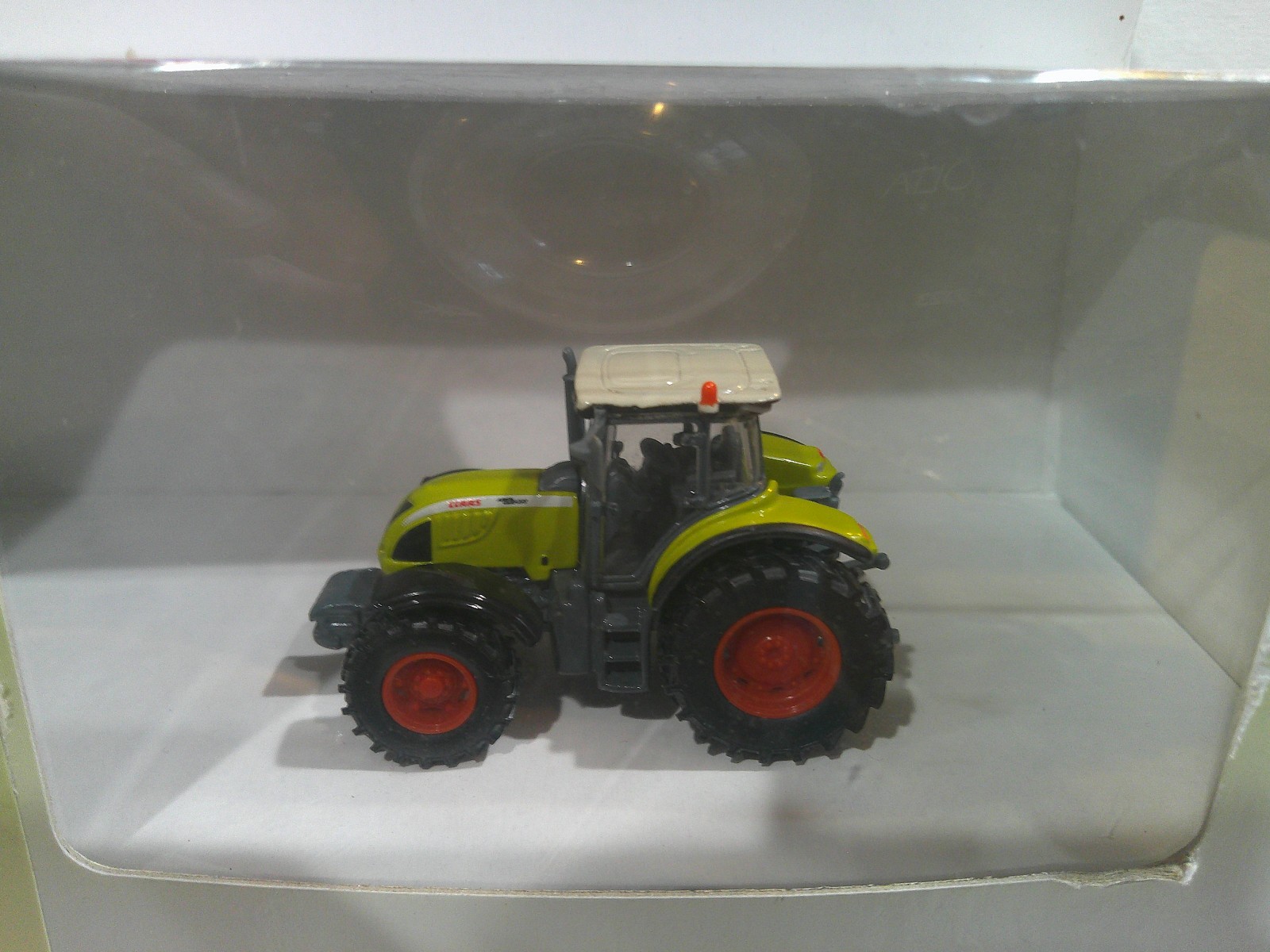 Norscot Claas Ares 657 ATZ Tractor 1:87 Scale Light Green VG Fair Box