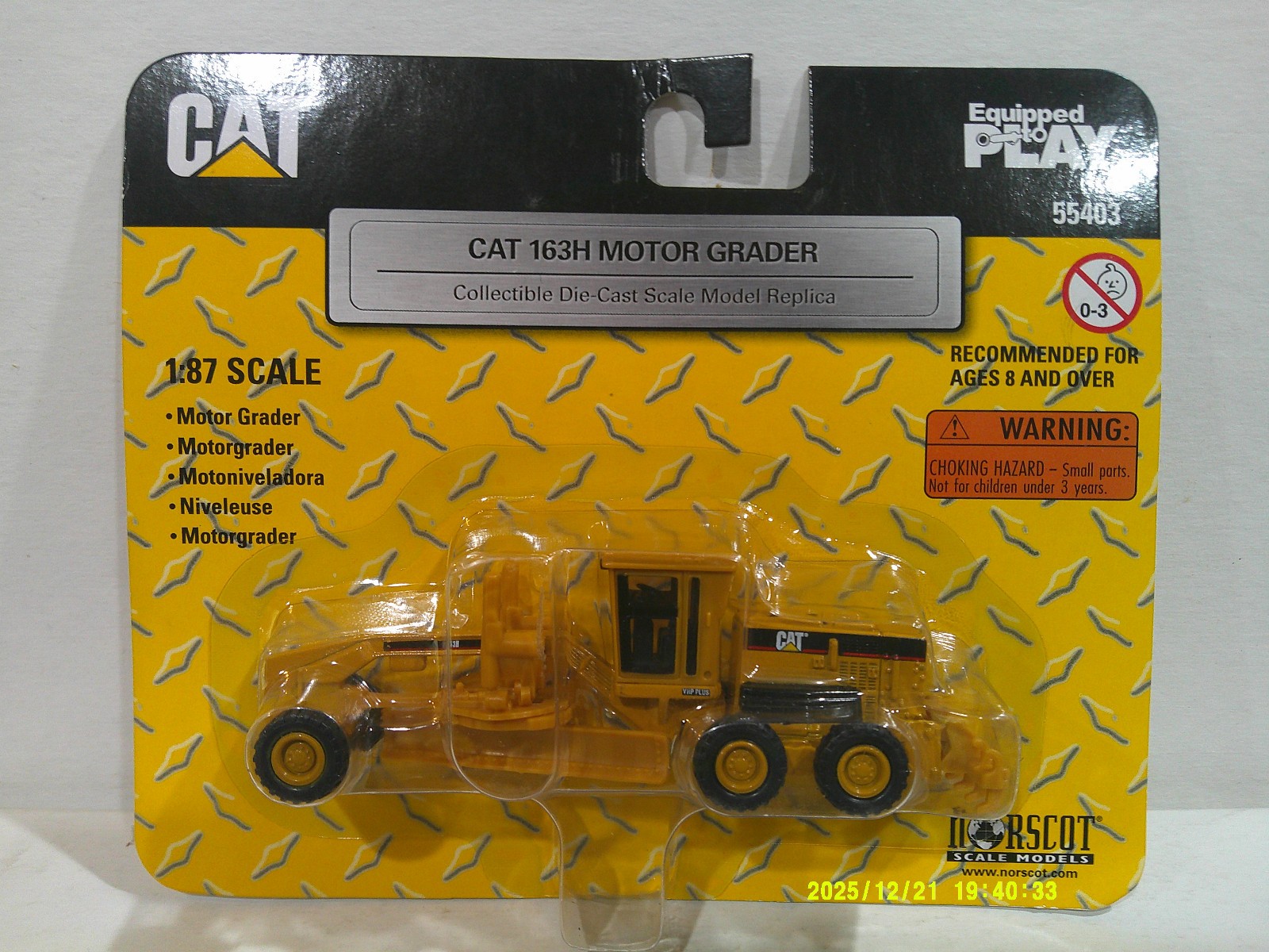 Norscot CAT 163H Motor Grader 1:87 Scale Darkish Yellow Good+ Card