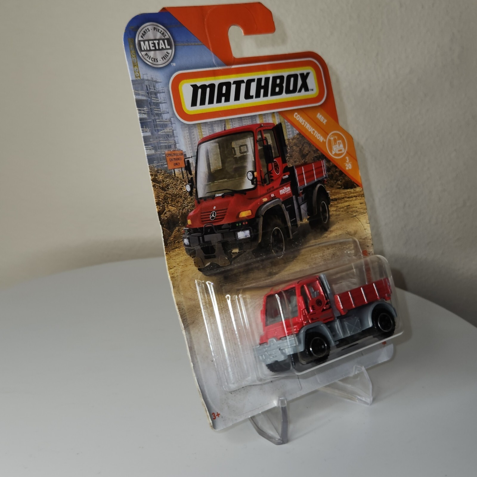 MatchBox Mercedes-Benz Unimog U300 37/10II0 MBX Construction NIB