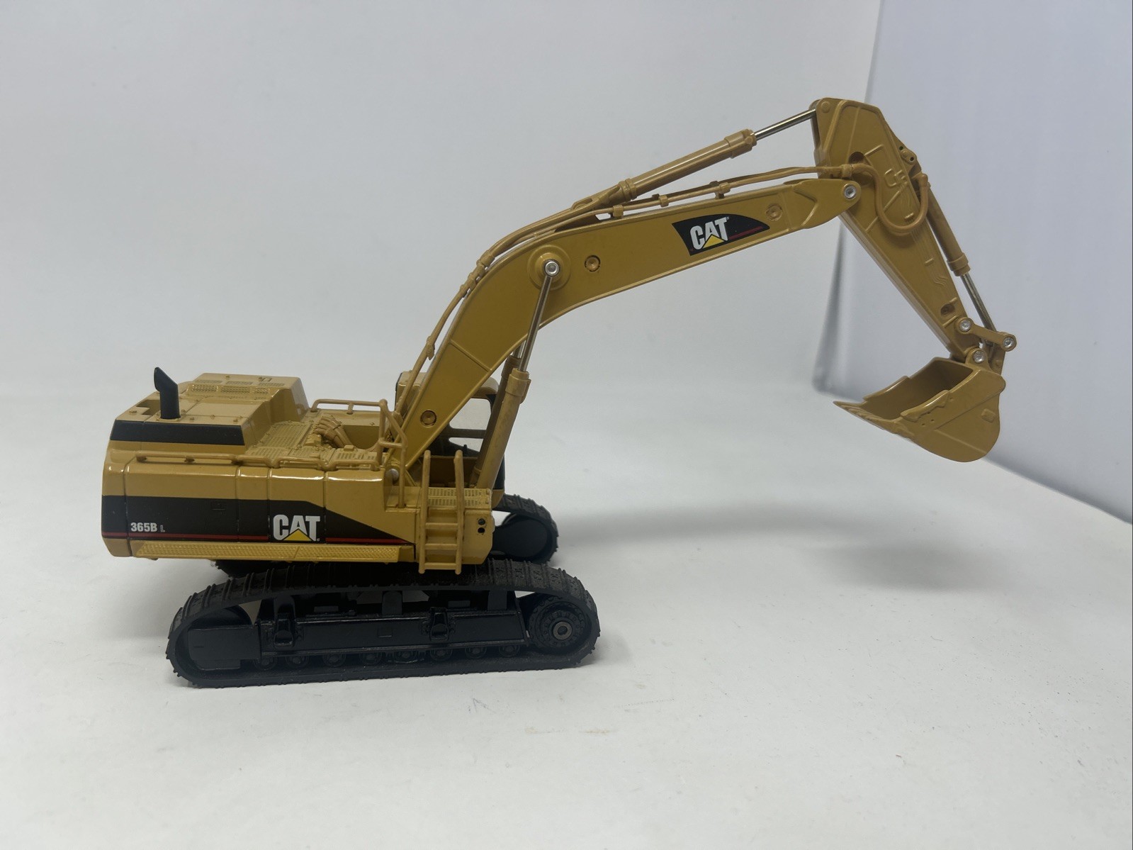 CAT 365B L Series II Hydraulic Excavator 1:50 Model Clean & Mint