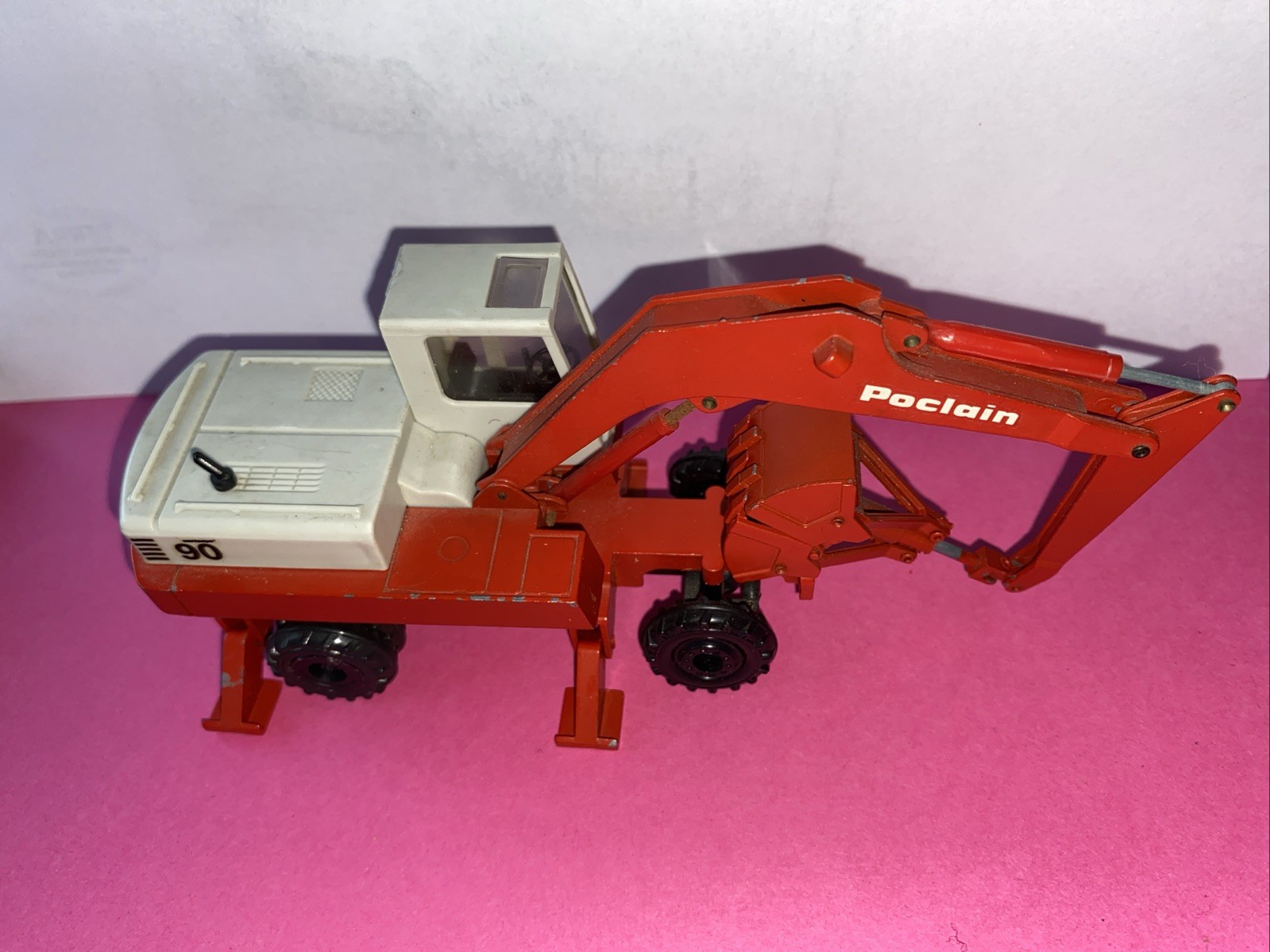 AR210 POCLAIN 1/50 METAL HYDRAULIC EXCAVATOR 90P – Gescha