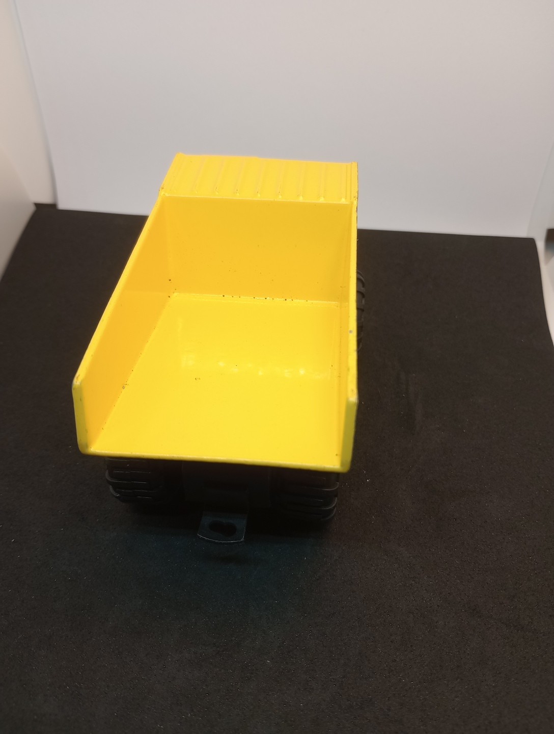 Die-Cast Dump Truck working Bucket 5&Prime; L Yellow Heavy Duty