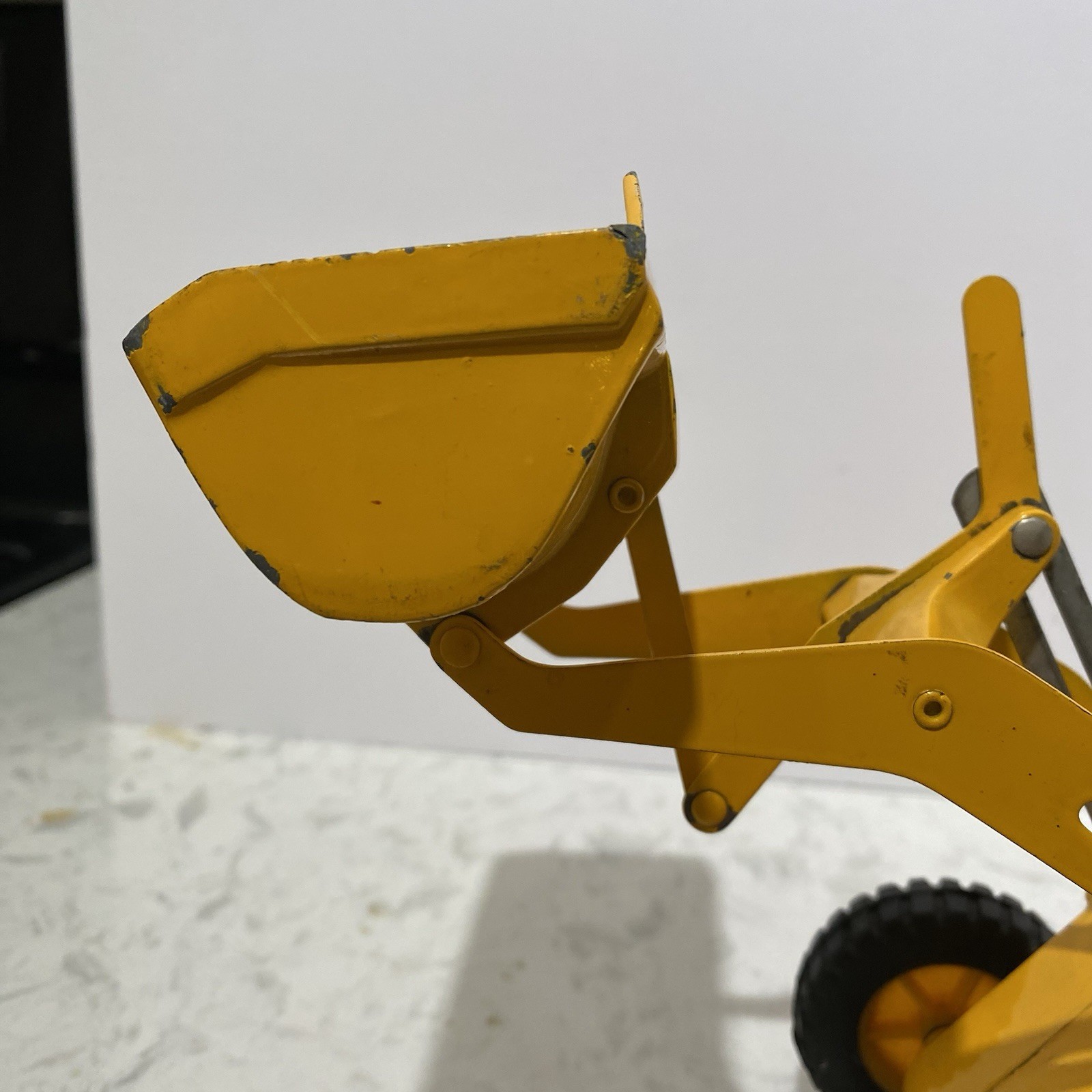 ERTL International Harvester IH Hough Payloader Articulated Bucket Loader