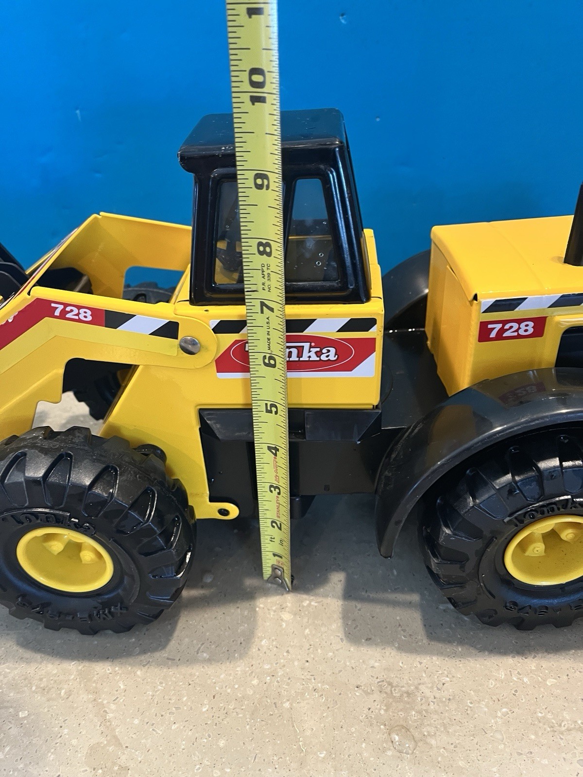 1999 Hasbro Tonka Truck “Mighty Front Loader” #728 Steel 21” inch M-7457-1 Used