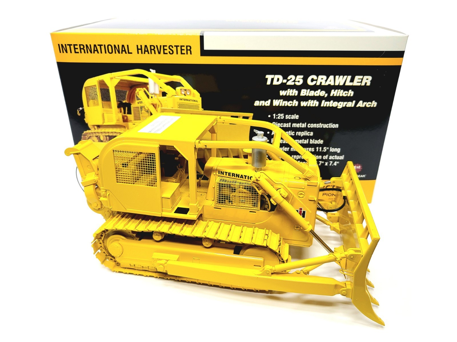 International IH TD-25 Dozer Integral Arch – First Gear 1:25 Scale #40-0208 New