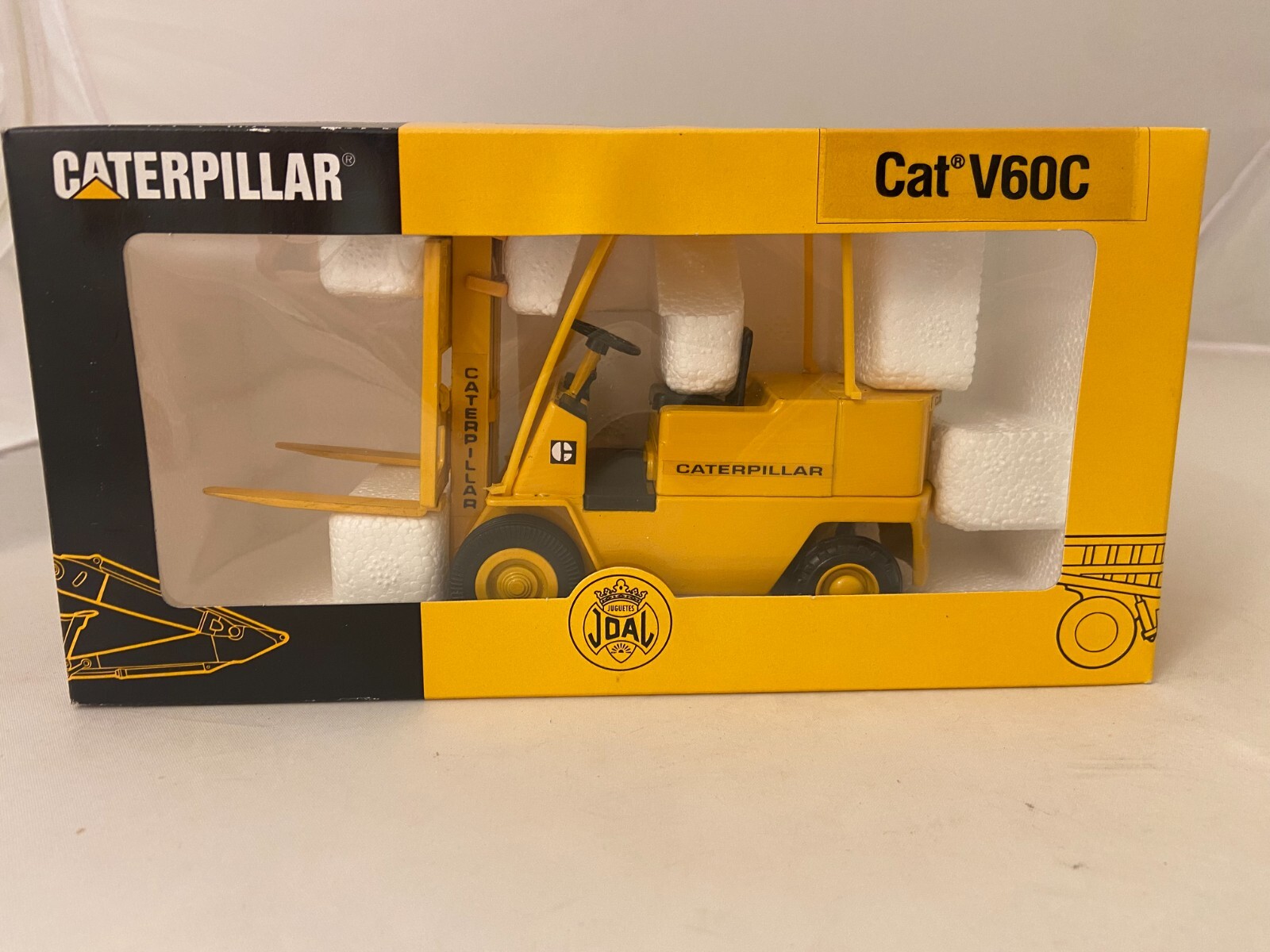 CATERPILLAR -CAT V60C DIE CAST LIFT TRUC – 1:25 SCALE – JOAL #215 Made in Spain