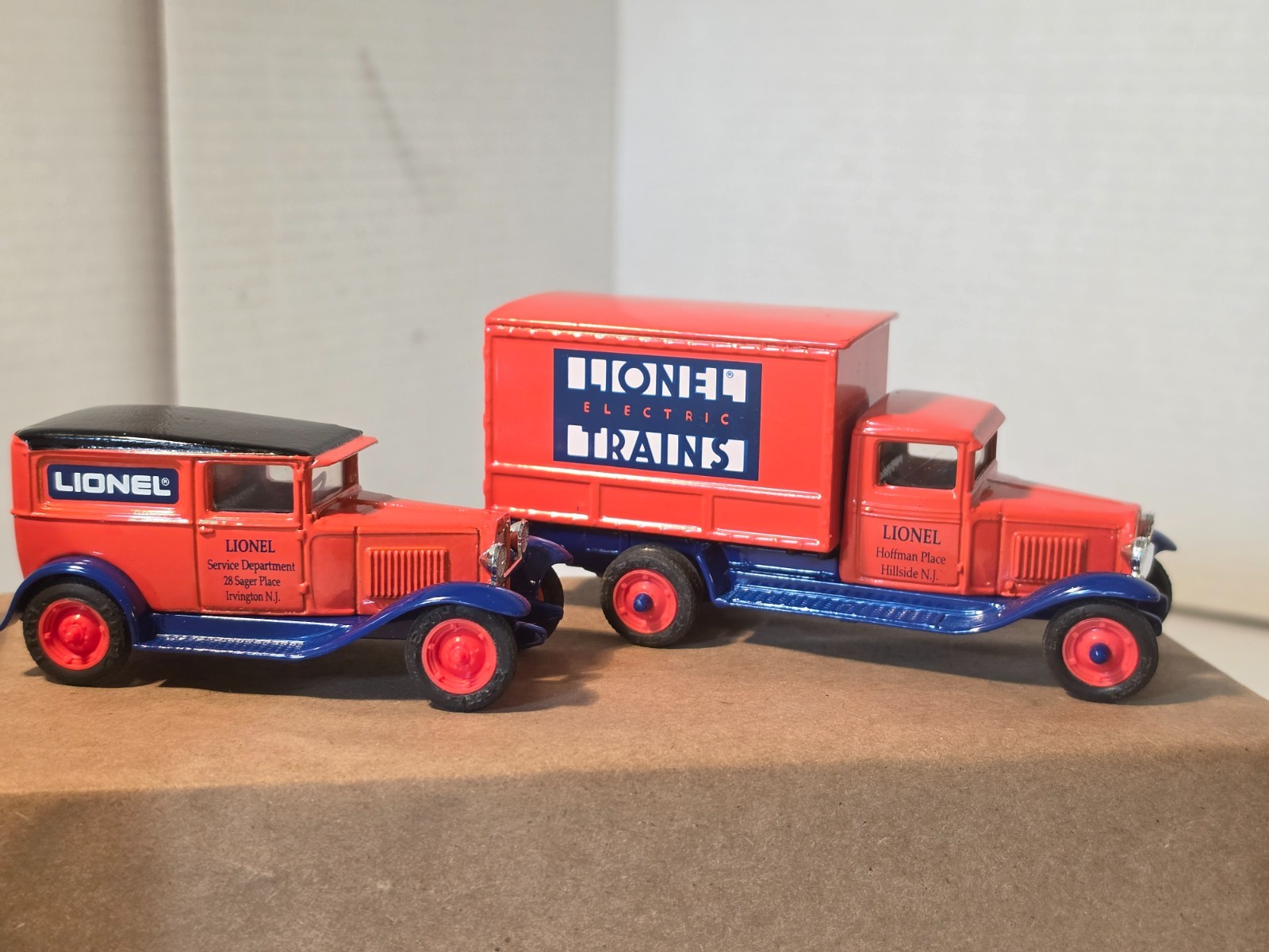 ERTL Lionel Eastwood Automobilia Stock # 3522 Chevy Service Trucks New
