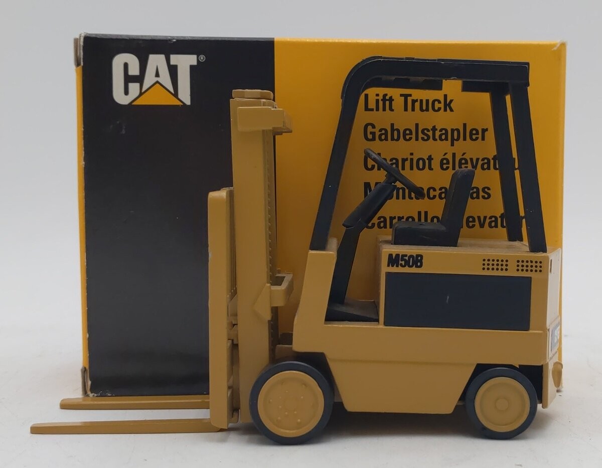 NZG 225 1:50 Caterpillar M50B Lift Truck/Box