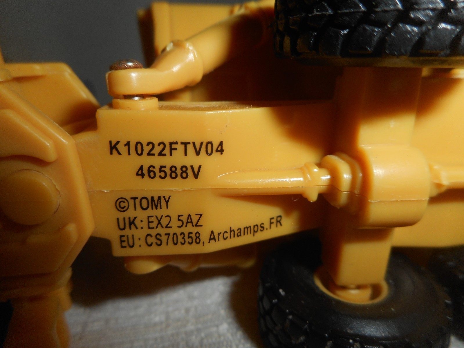 ERTL John Deere Articulated Dump Truck 5.5&Prime; Long 1/64 Scale Diecast Plastic READ