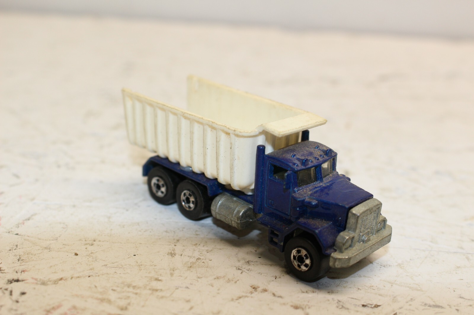 1979 Hot Wheels Peterbilt Semi Truck Dump Truck Blue. Vintage used (10)
