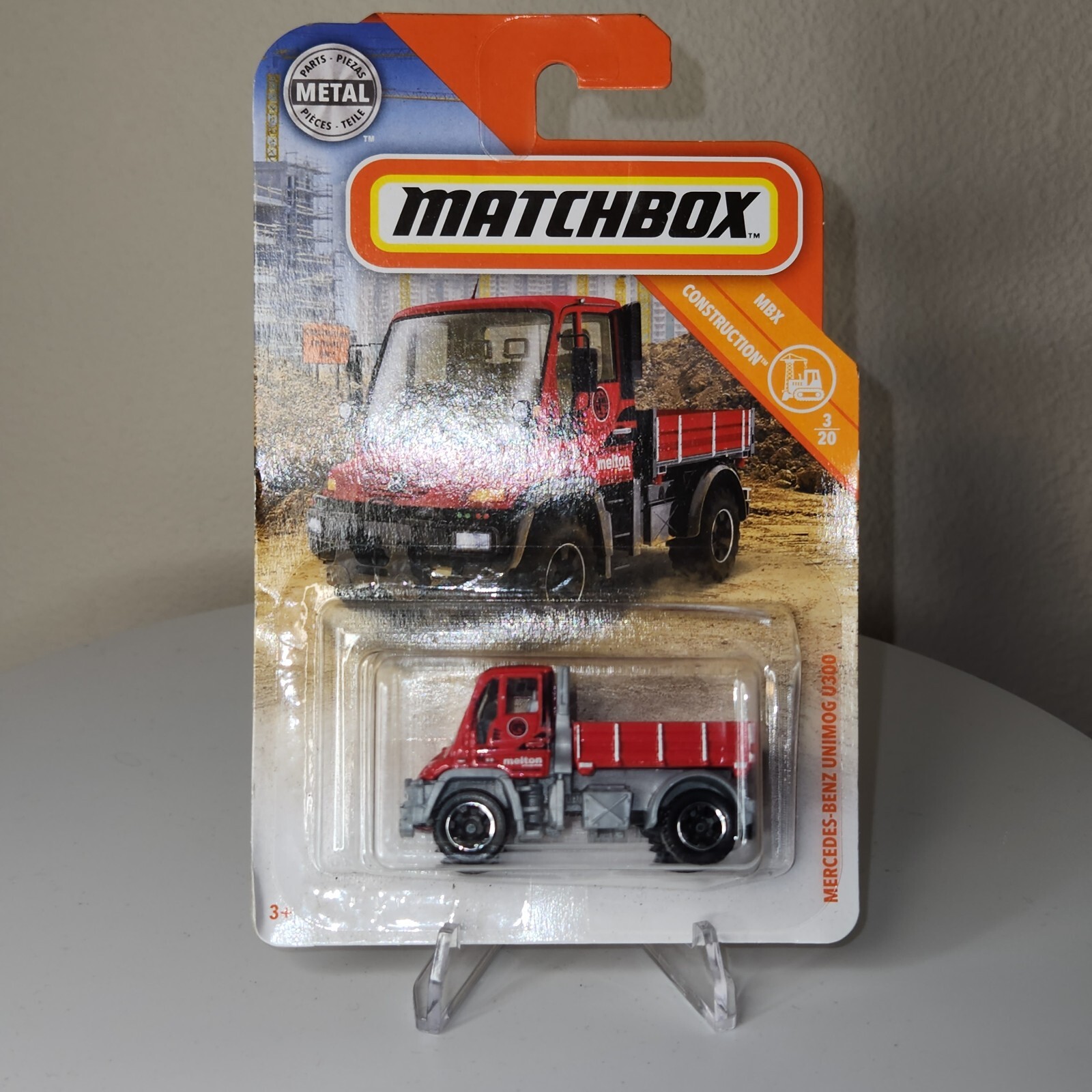 MatchBox Mercedes-Benz Unimog U300 37/10II0 MBX Construction NIB
