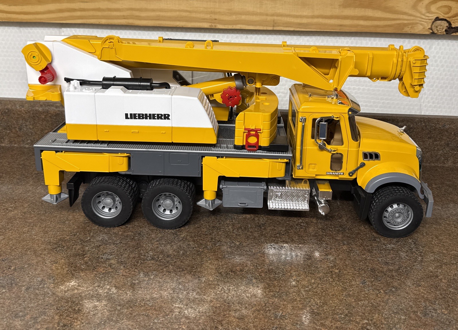 Bruder 03571 Scania Super 560R Liebherr Crane Truck New No Box No String