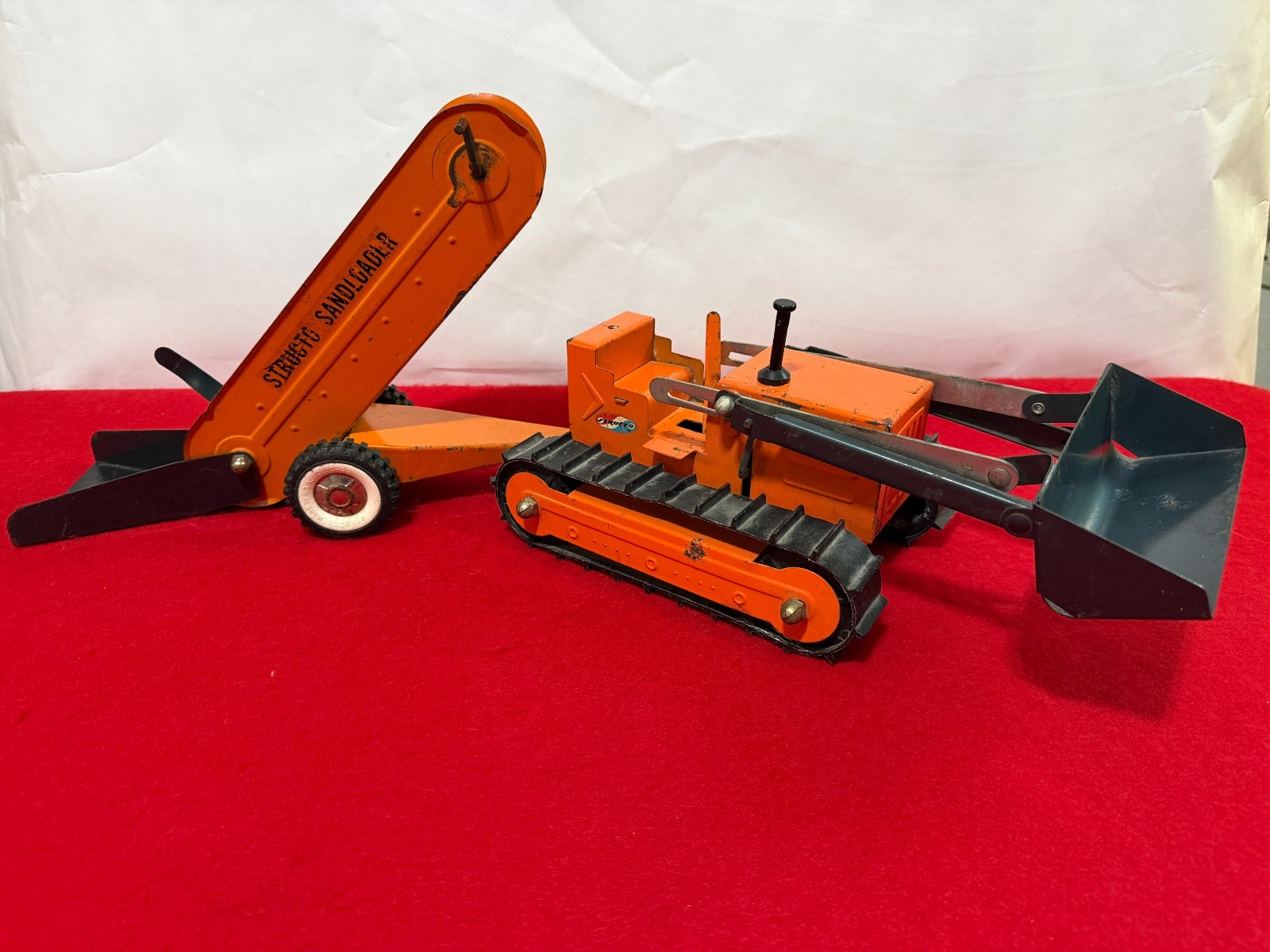 RARE Vtg Structo 1960&rsquo;s Hi-Lift Bulldozer & Sandloader Pressed Steel Made in USA