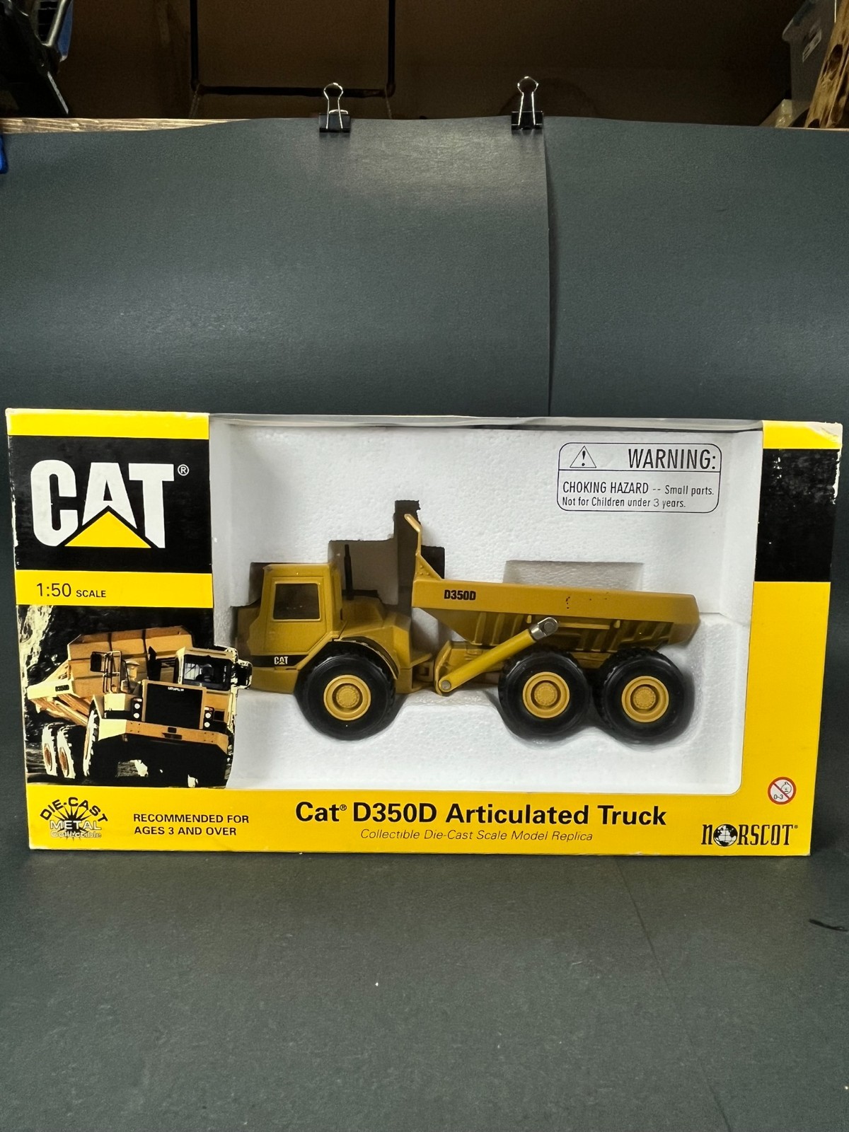 Norscot CAT D350D Articulated Truck 1:50 Die-Cast #55700 Caterpillar 1998 NIB