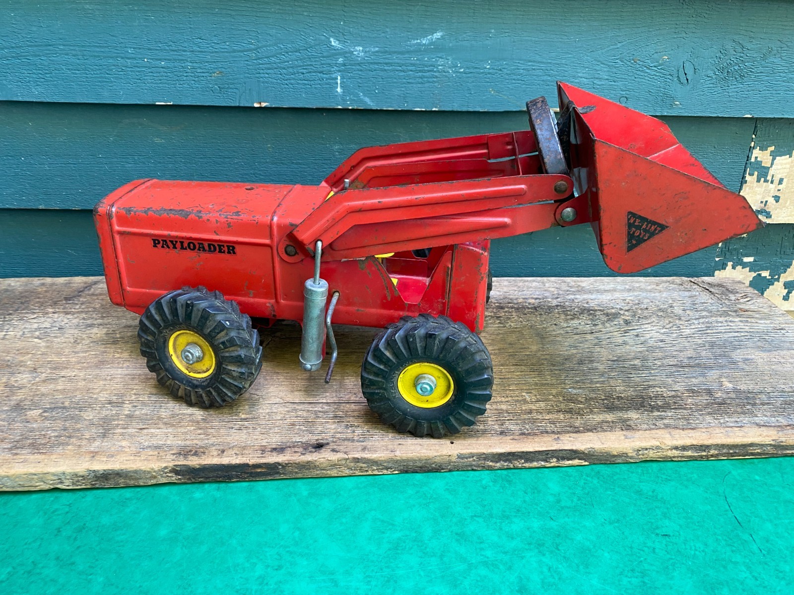 Vintage Nylint Toys Pressed Steel HOUGH Payloader Front End Loader Toy 1950&rsquo;s