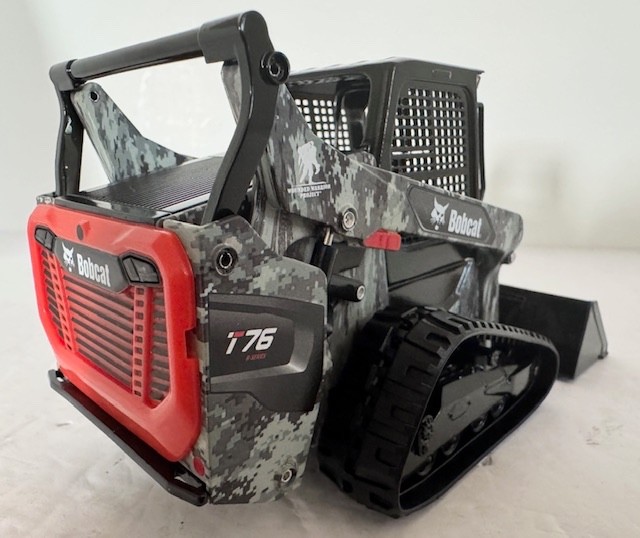 NEW RARE 1:25 Bobcat T76 Compact Track Loader Limited Edition Wounded Warrior