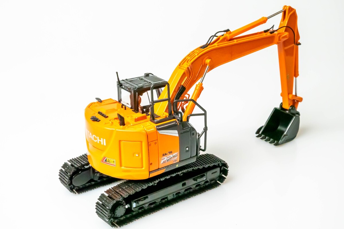 Hitachi ZX225US-7 1/50 Construction Machinery Miniature Model Excavator Car New