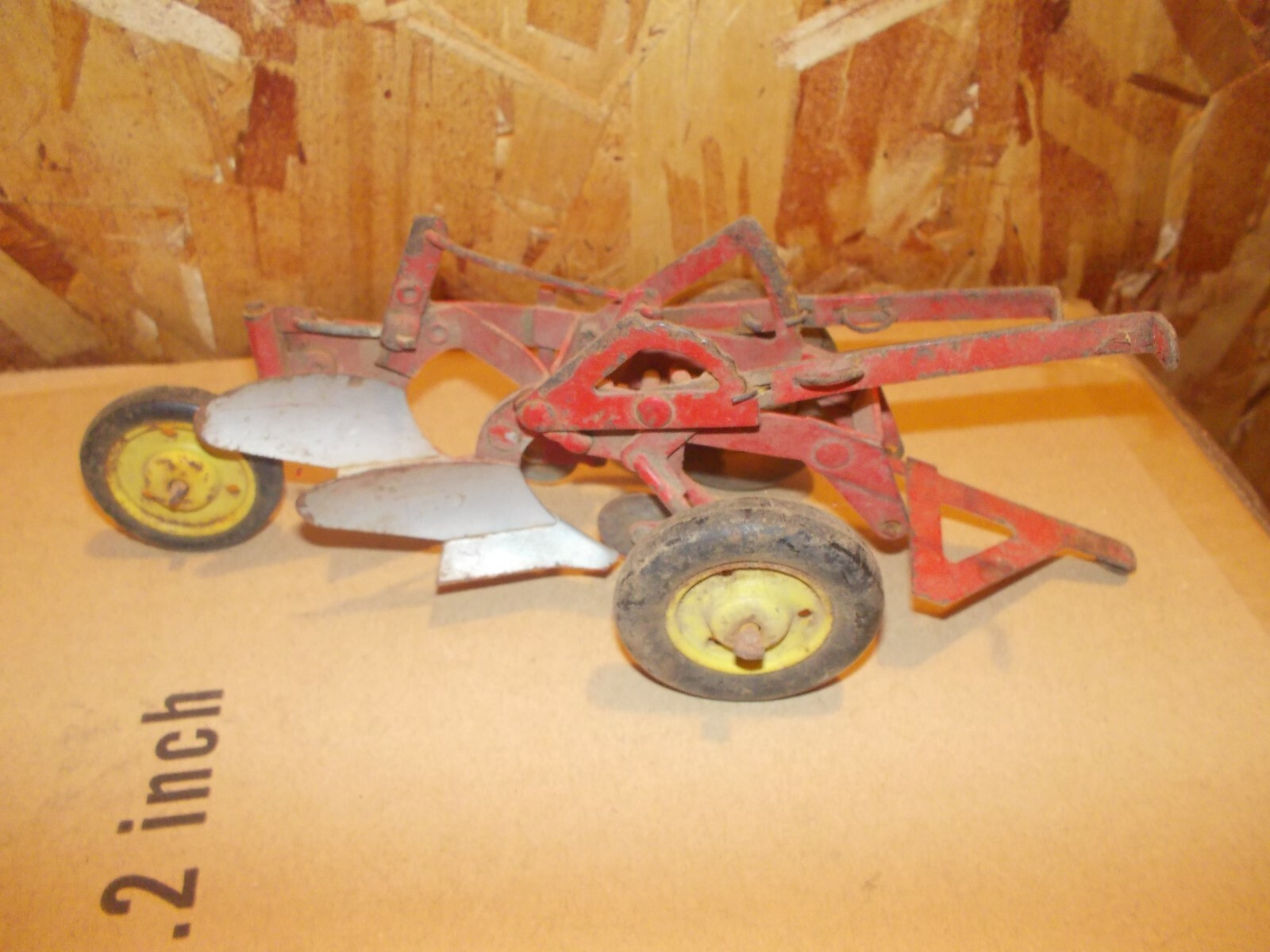 New Holland Red Yel 2 bottom pull type plow VINTAGE Tru Scale Toy 1/16 Original
