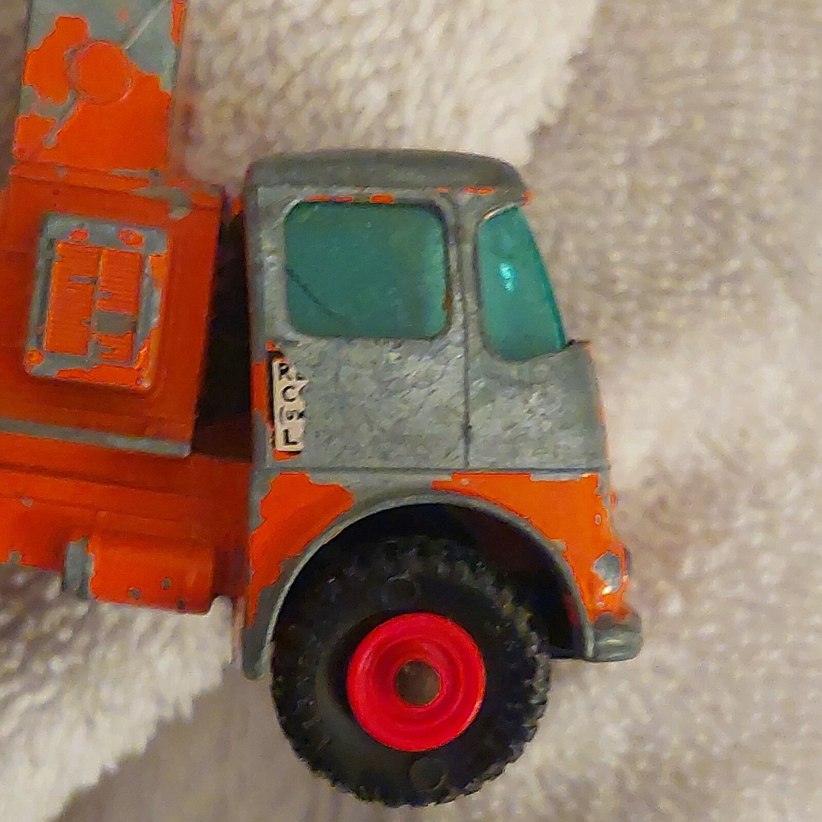 GORGEOUS VINTAGE MATCHBOX KING SIZE « READY MIX CONCRETE TRUCK » 3.5  » IN LENGTH
