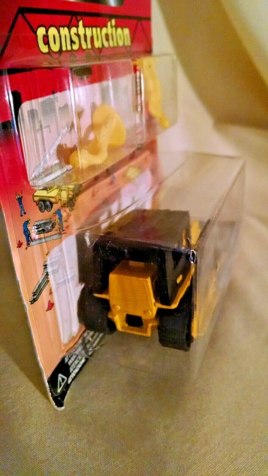 Majorette NOS Construction Bulldozer Push Blade Tracks 2 Men 287 Die Cast Yellow