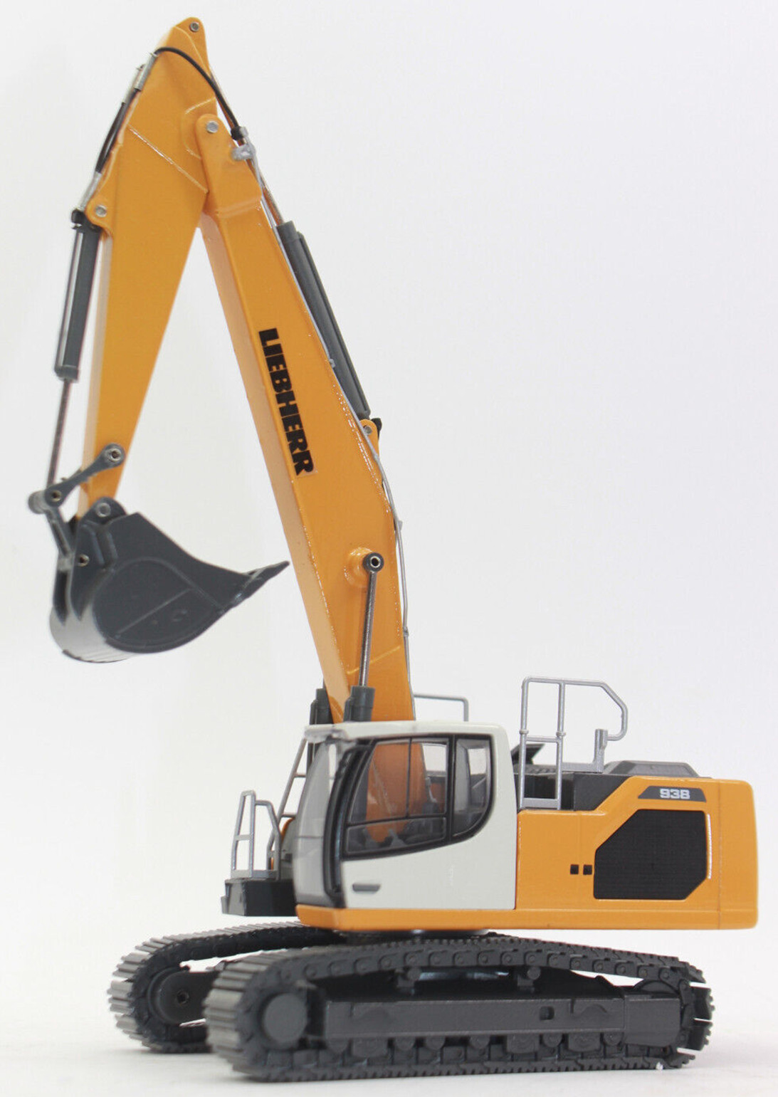 1/50 CONRAD LIEBHERR R 938 V HYDRAULIC EXCAVATOR in Yellow – FREE SHIPPING !!!