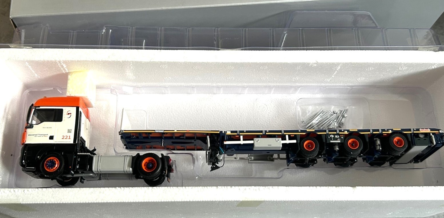 WSI 01-3202 Universal – Man TGX XLX Euro 6C Facelift w/Megatrailer 1/50 MIB