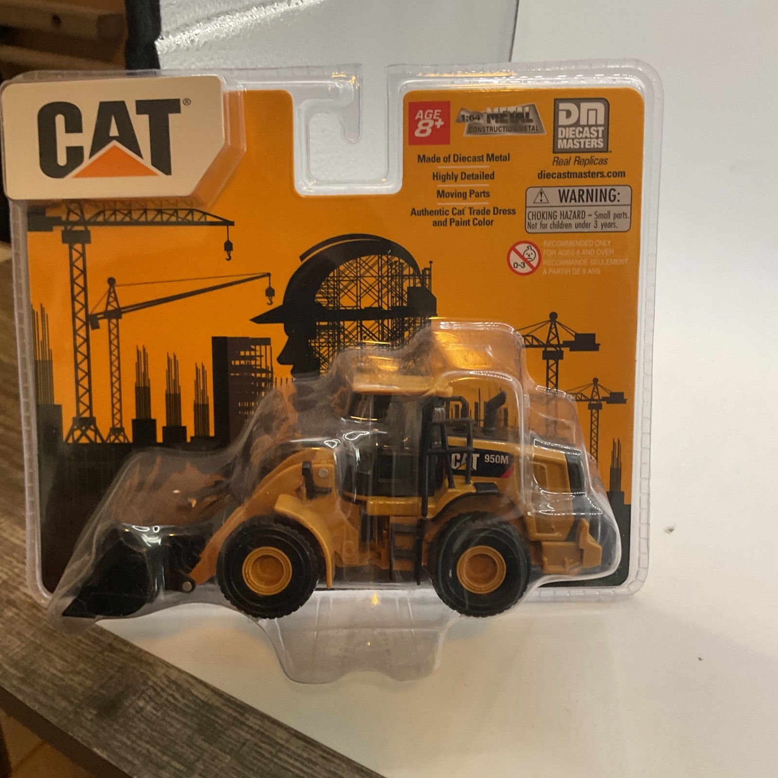 Diecast Masters – 1:64 Scale Cat 950M Wheel Loader (BBDM84646CS)