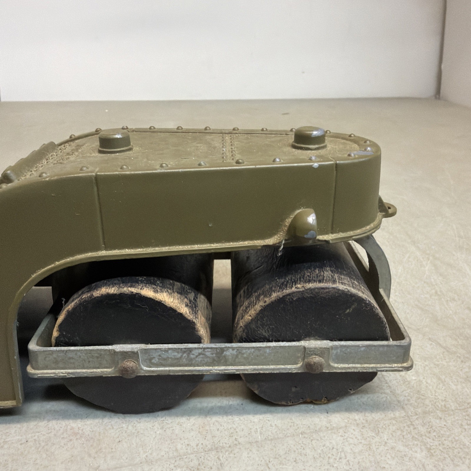 VINTAGE HUBLEY KIDDIE TOYS MILITARY ASPHALT ROLLER Die Cast 10” Long Green Army