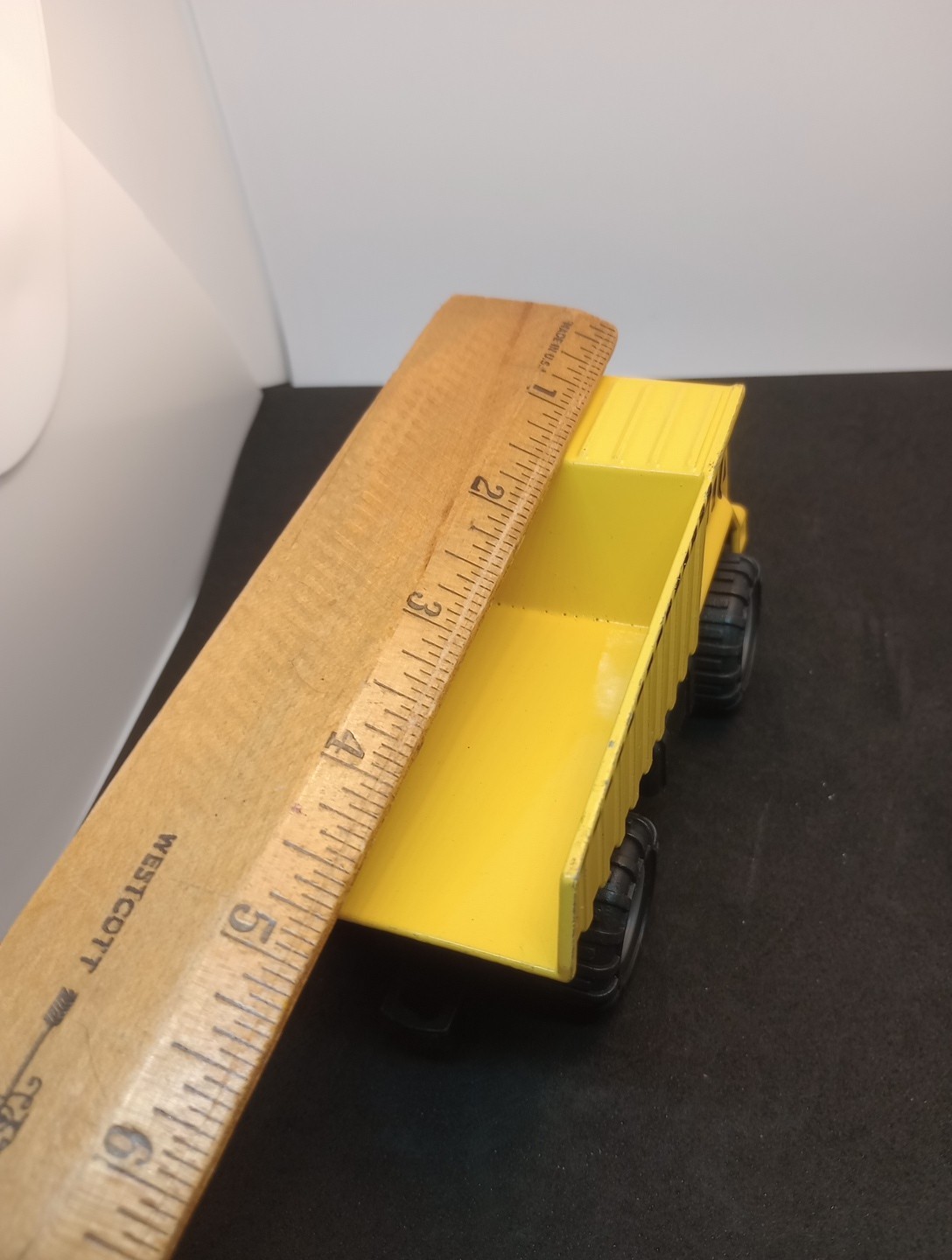 Die-Cast Dump Truck working Bucket 5&Prime; L Yellow Heavy Duty