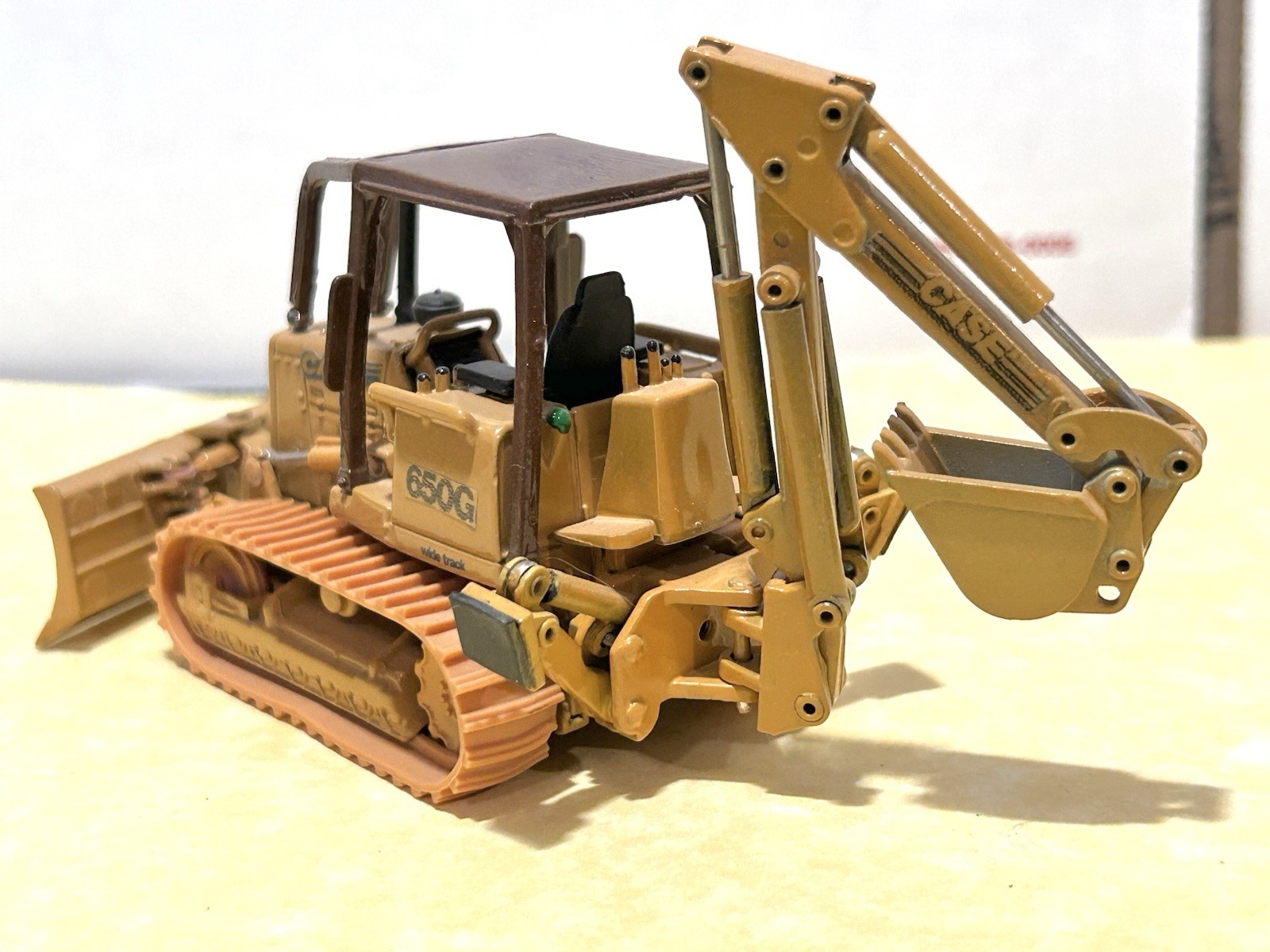 ERTL 1/50 Scale Custom Case « 650G » Wide Track-Angle Dozer w/Backhoe Attachment!