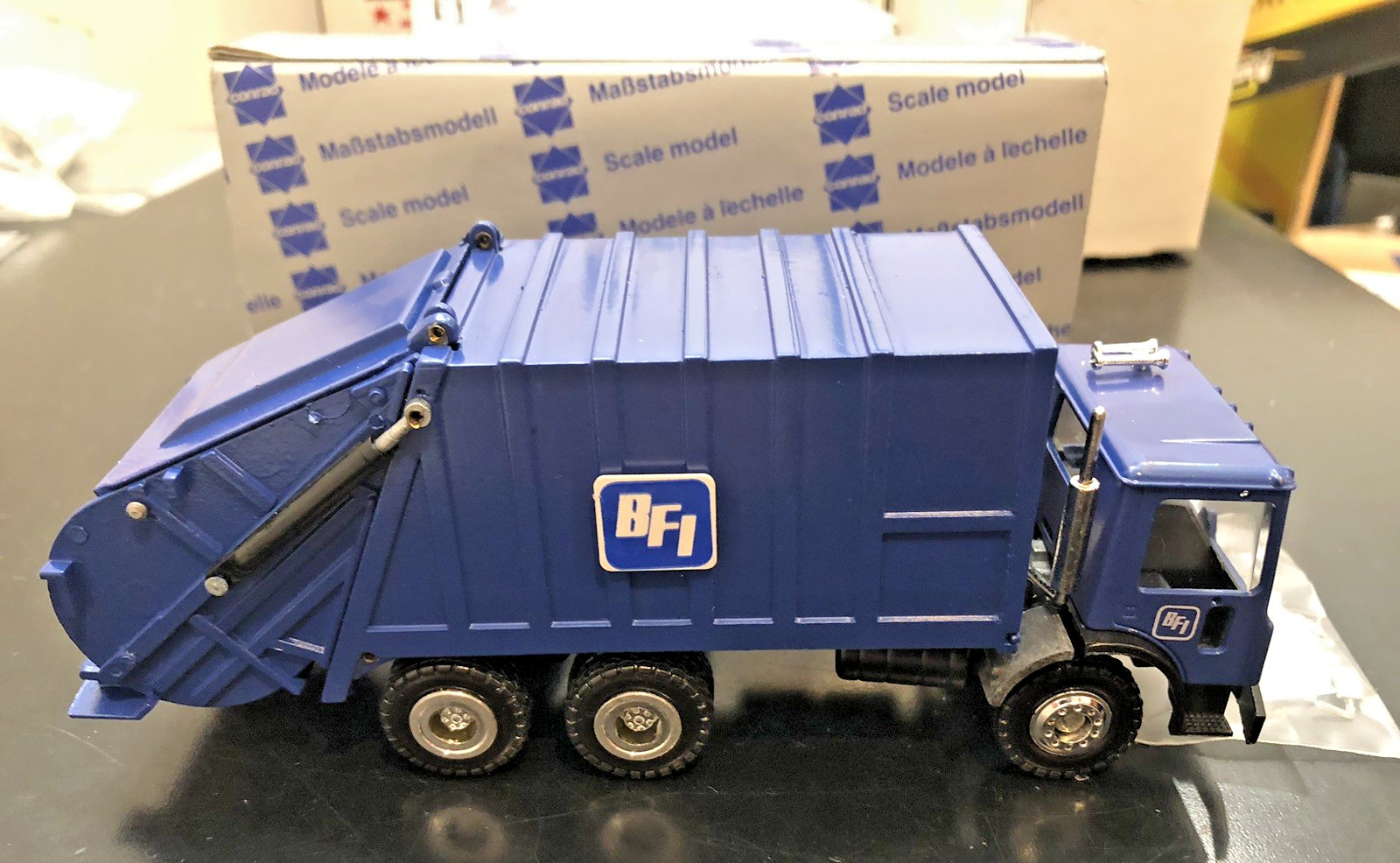 Conrad #3641 BFI Mack Garbage Trash Truck Diecast Model Boxed – Scale 1:50