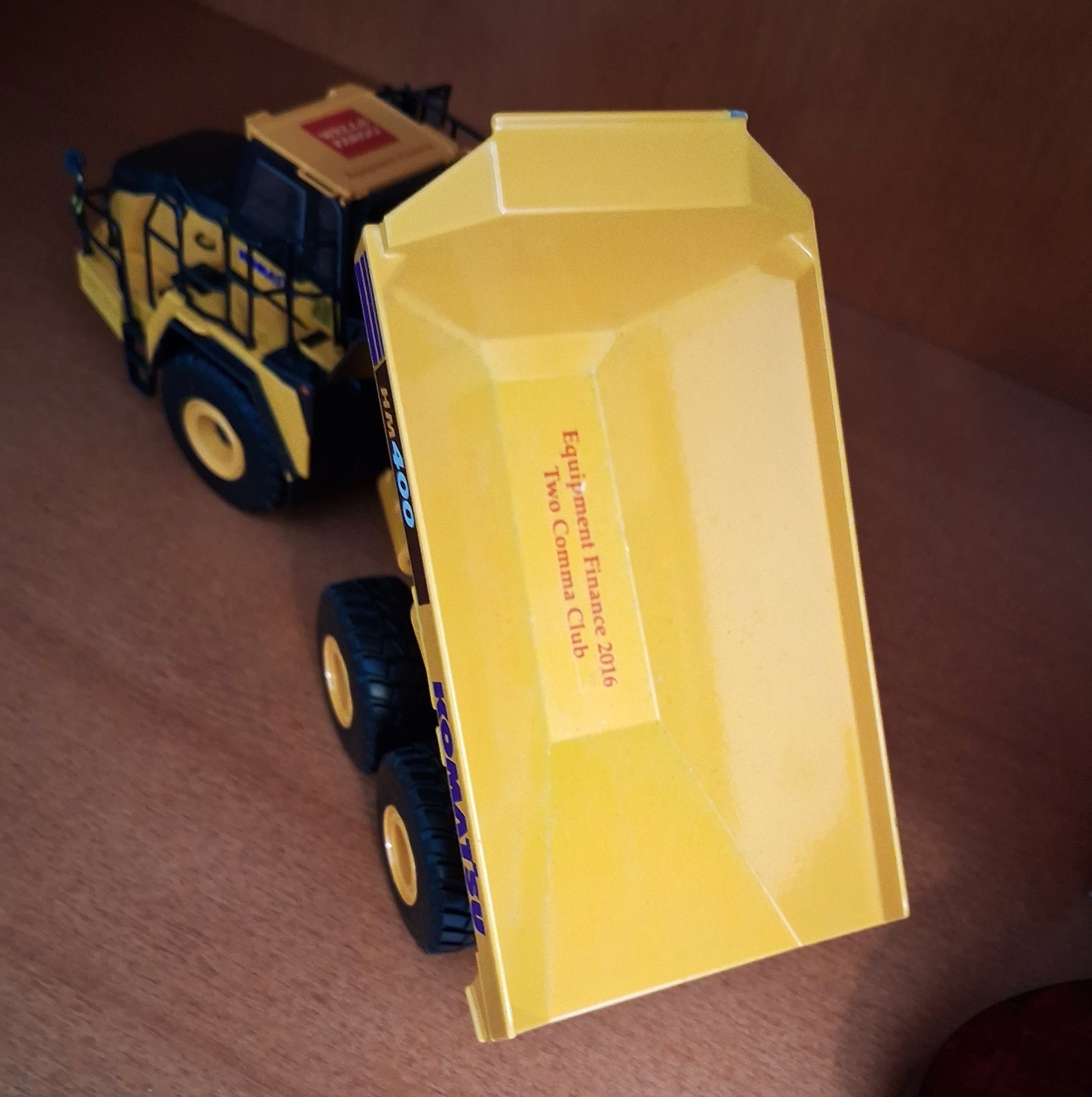 Komatsu HM400 Articulated Dump Truck Diecast 1:50 Scale – First Gear