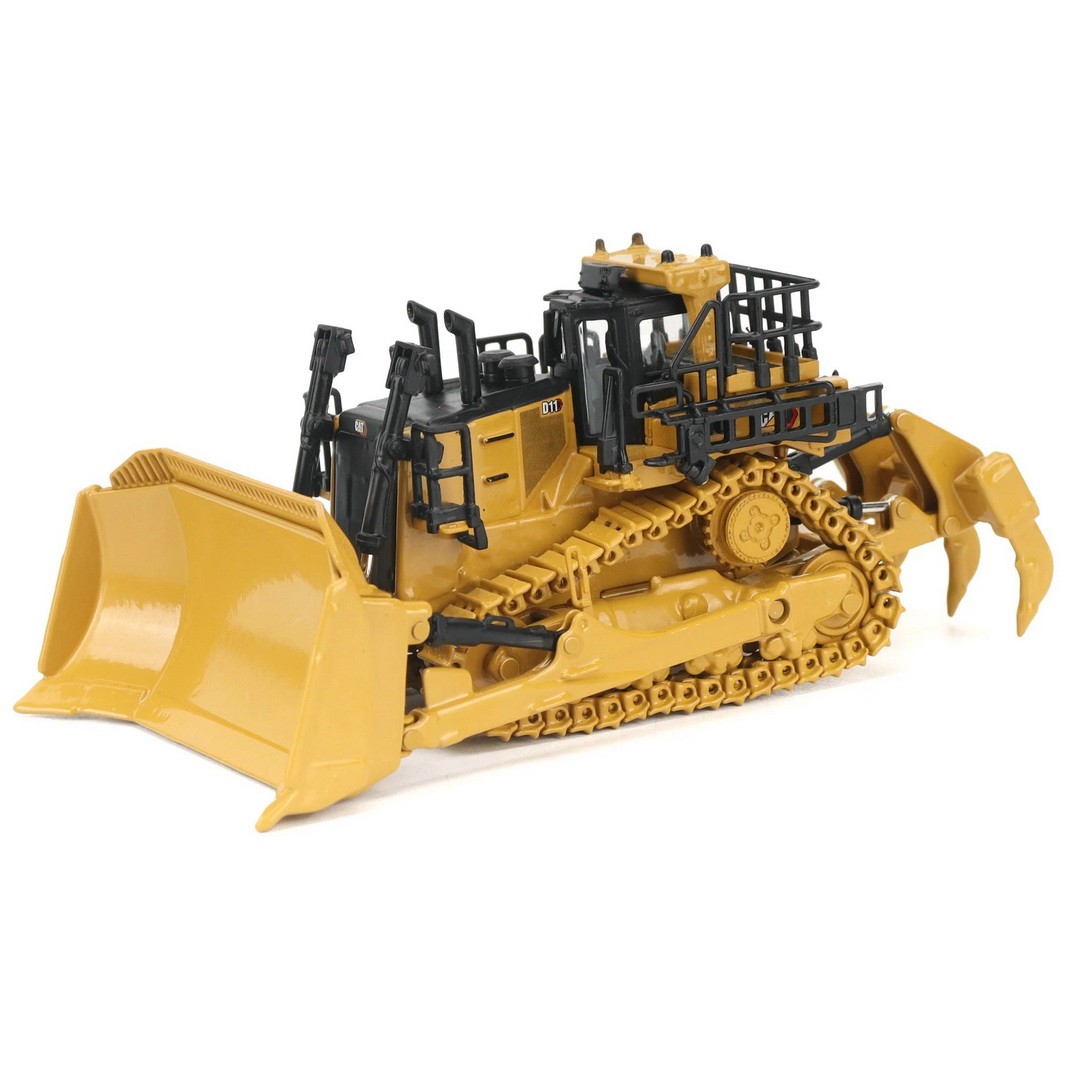 DM 1/87 Cat 395 Next Generation Excavator W/Metal Tracks Diecast Model 85778
