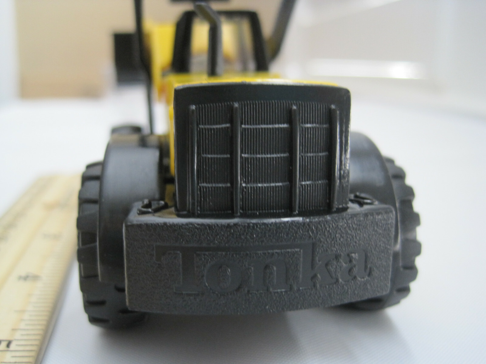 Maisto 1998 Hasbro Diecast Metal and Plastic Mighty Tonka 728 Front Loader 5.5&Prime;