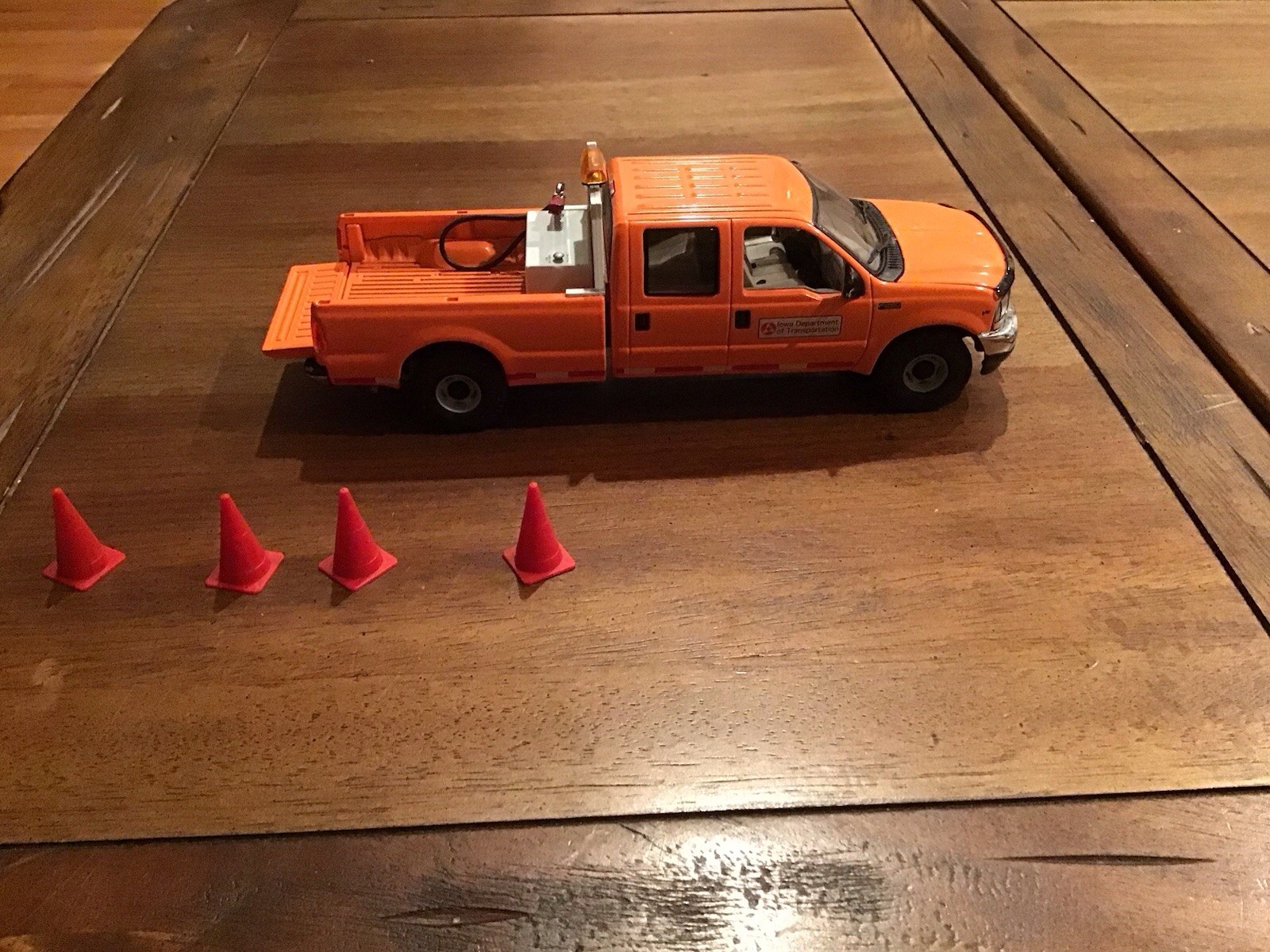 1:34 Scale Die Cast First Gear Truck With 4 Cones Missing Side Mirror ￼