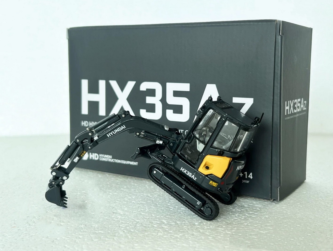 1/50 Scale HYUNDAI HX35Az Compact Excavator Diecast Model Toy Gift NIB