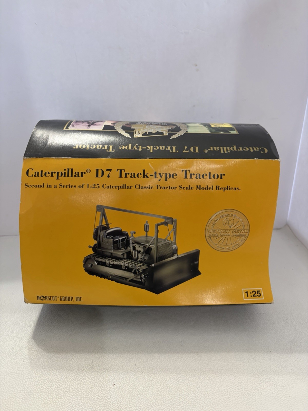 Caterpillar D7 Track Type Tractor 1:25 Norscot WWII 50th Anniversary w/Box