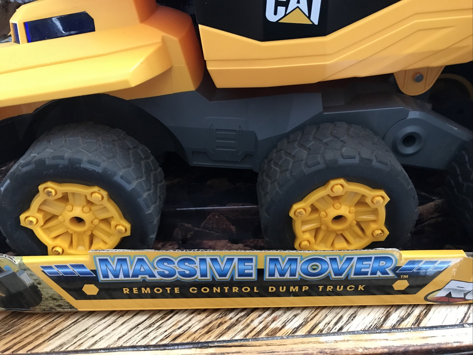Cat Caterpillar Remote Control Dump truck Massive Mover Hottest RC Toy Gift
