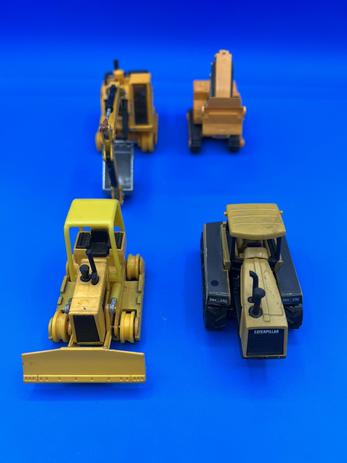 Lot 4 Pc Diecast Construction Equipment Ertl, Made In Hong Kong-FAST FREE SHIP!