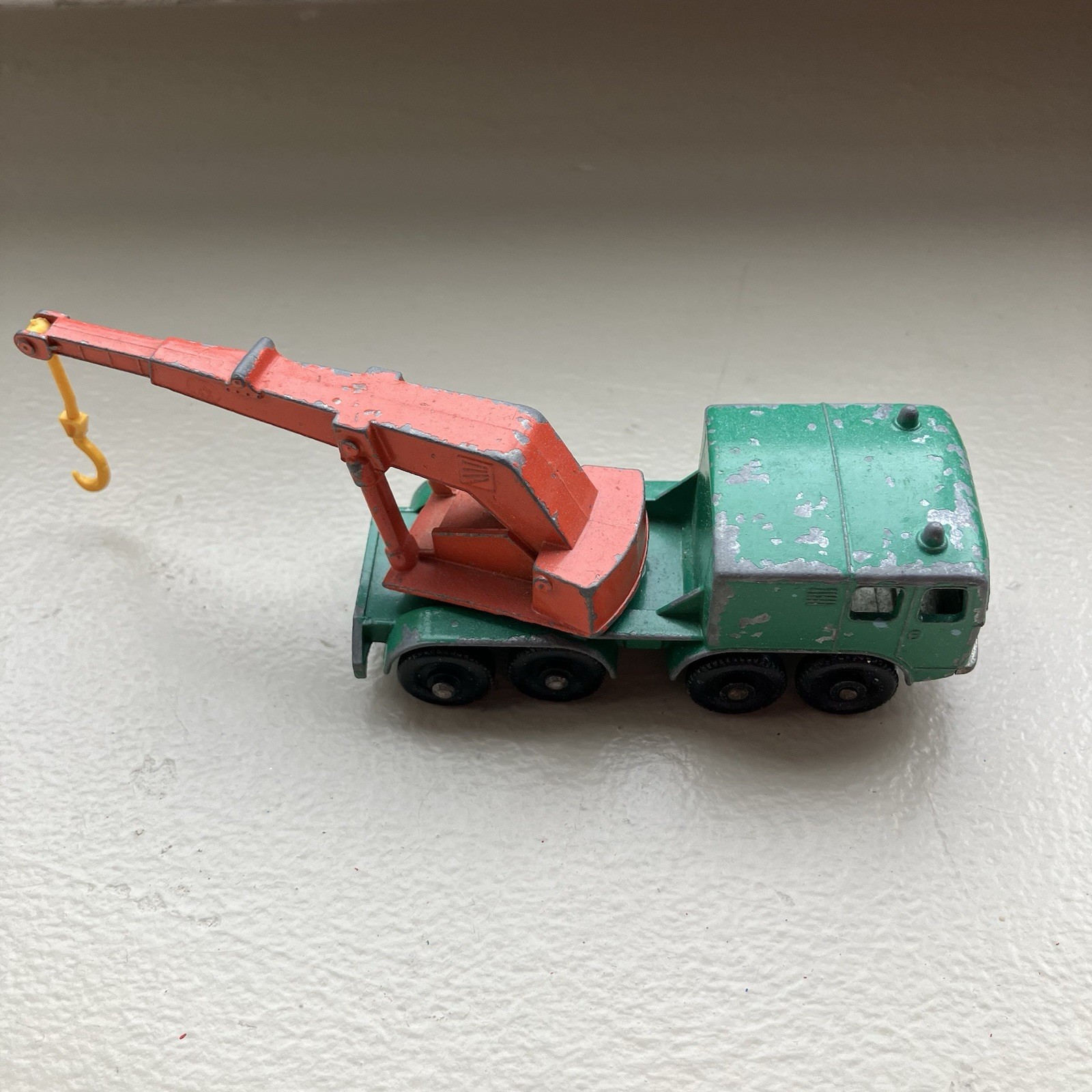 Matchbox Series No. 30 8-Wheel Crane Diecast Vehicle Green/Orange/Yellow
