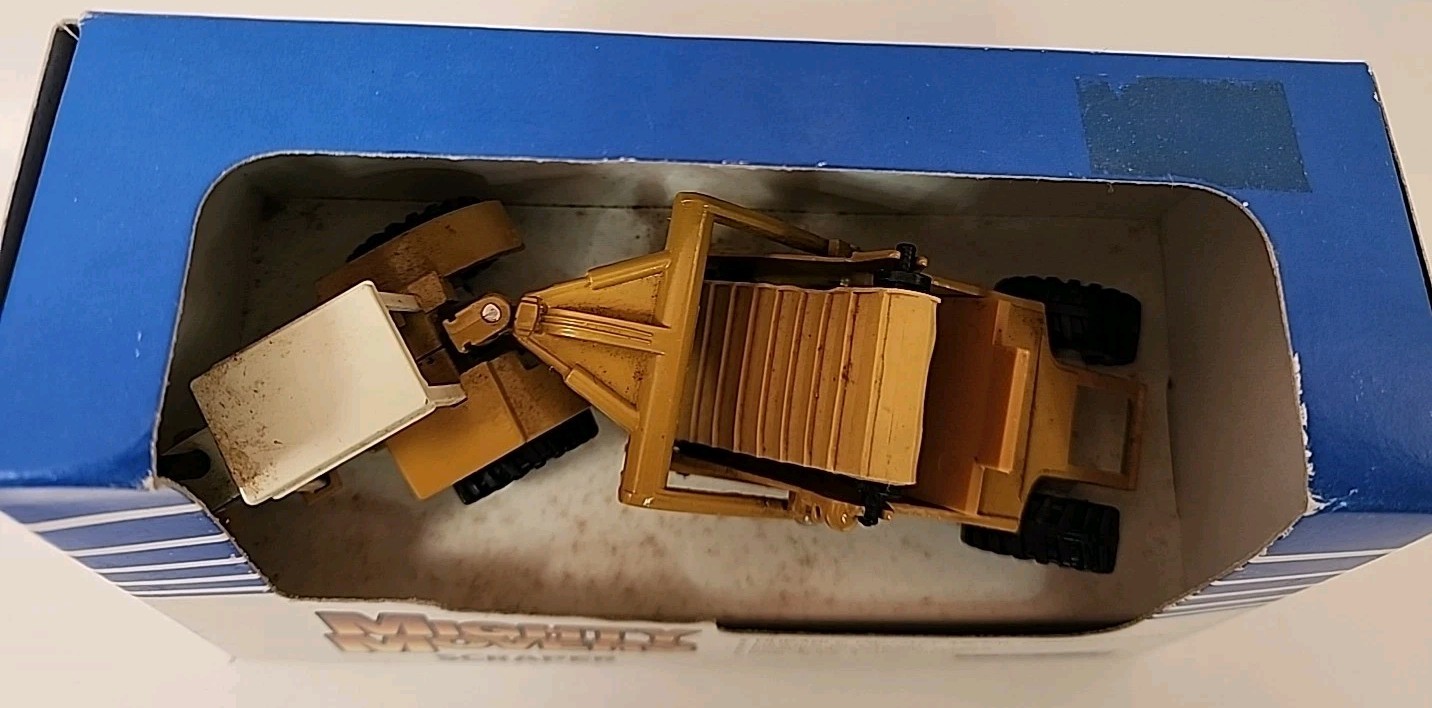 NEW Ertl Mighty Movers Diecast INTERNATIONAL HOUGH / WHEEL LOADER 1986box Rough