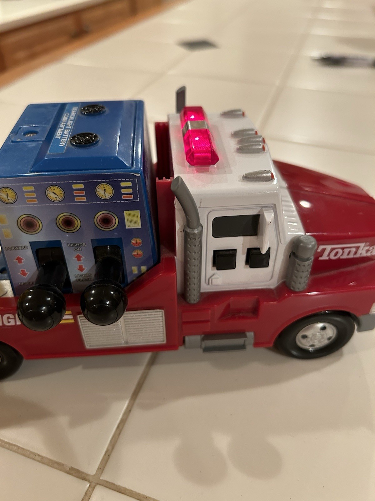 Tonka Mighty Motorized Searchlight Truck Light Sound Motion 2000 Hasbro Read