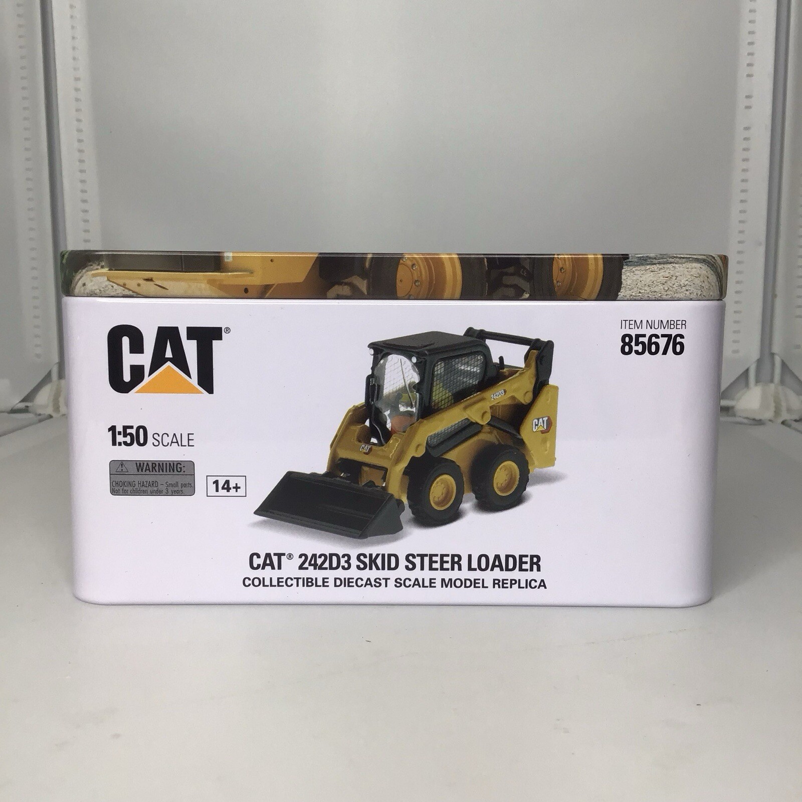 CAT Caterpillar 242D3 Skid Steer Loader 1:50 Scale Model – Diecast Masters 85676