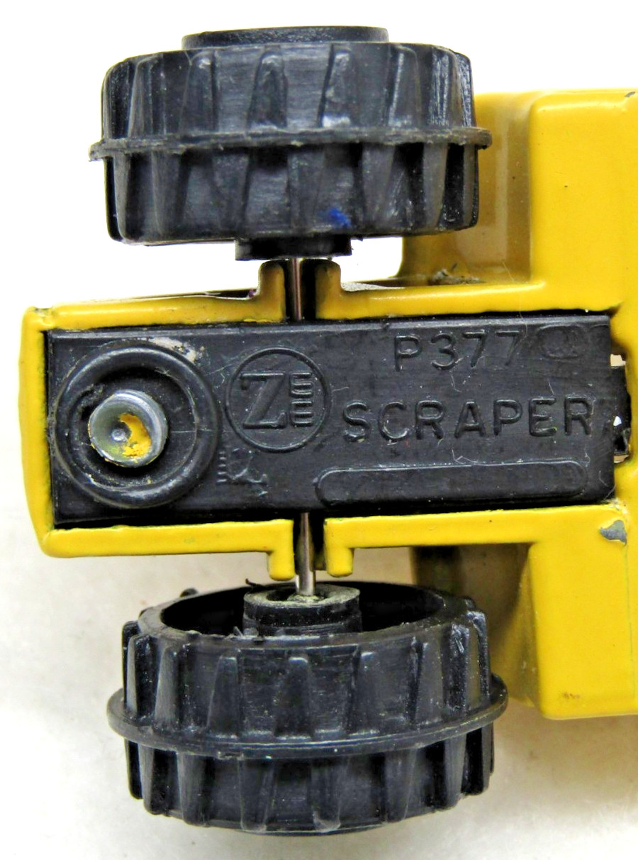 Zee Toys P377 Scraper Construction Work Heavy Equipment Yellow 1:64 Diecast 1979