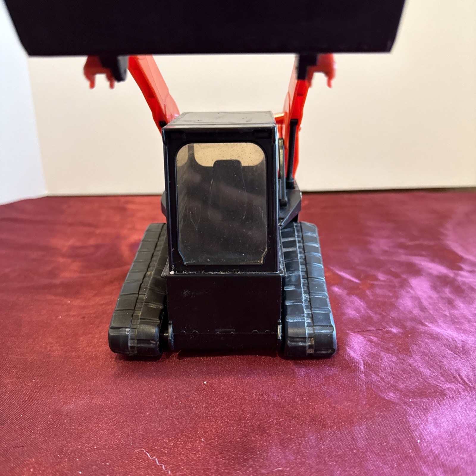 Kubota Compact Track Loader Toy Model SVL90-2 Scale 1:18