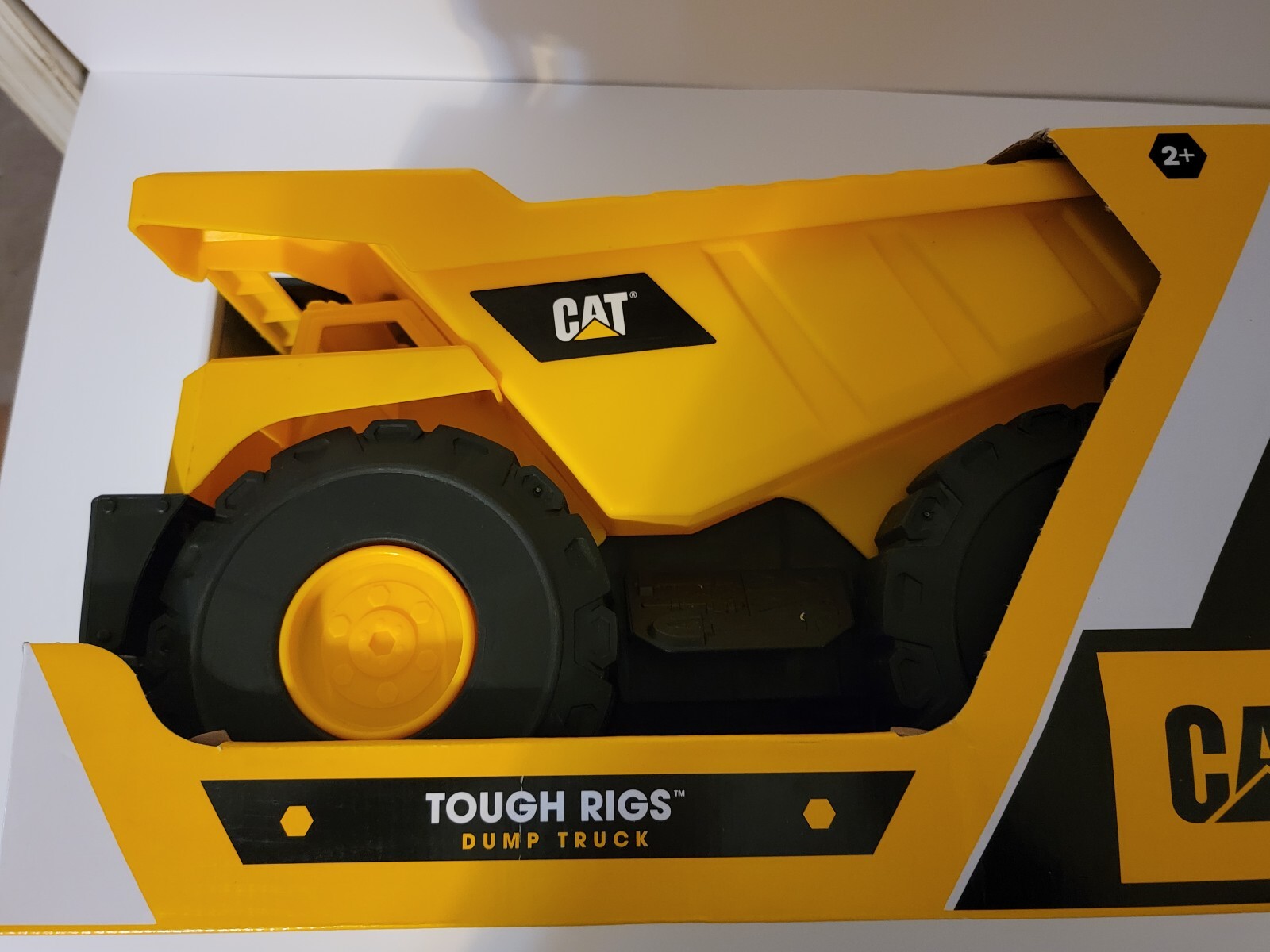 CAT Construction Crew Dump Truck Caterpillar Tough Tracks Indoor Outdoor Toy