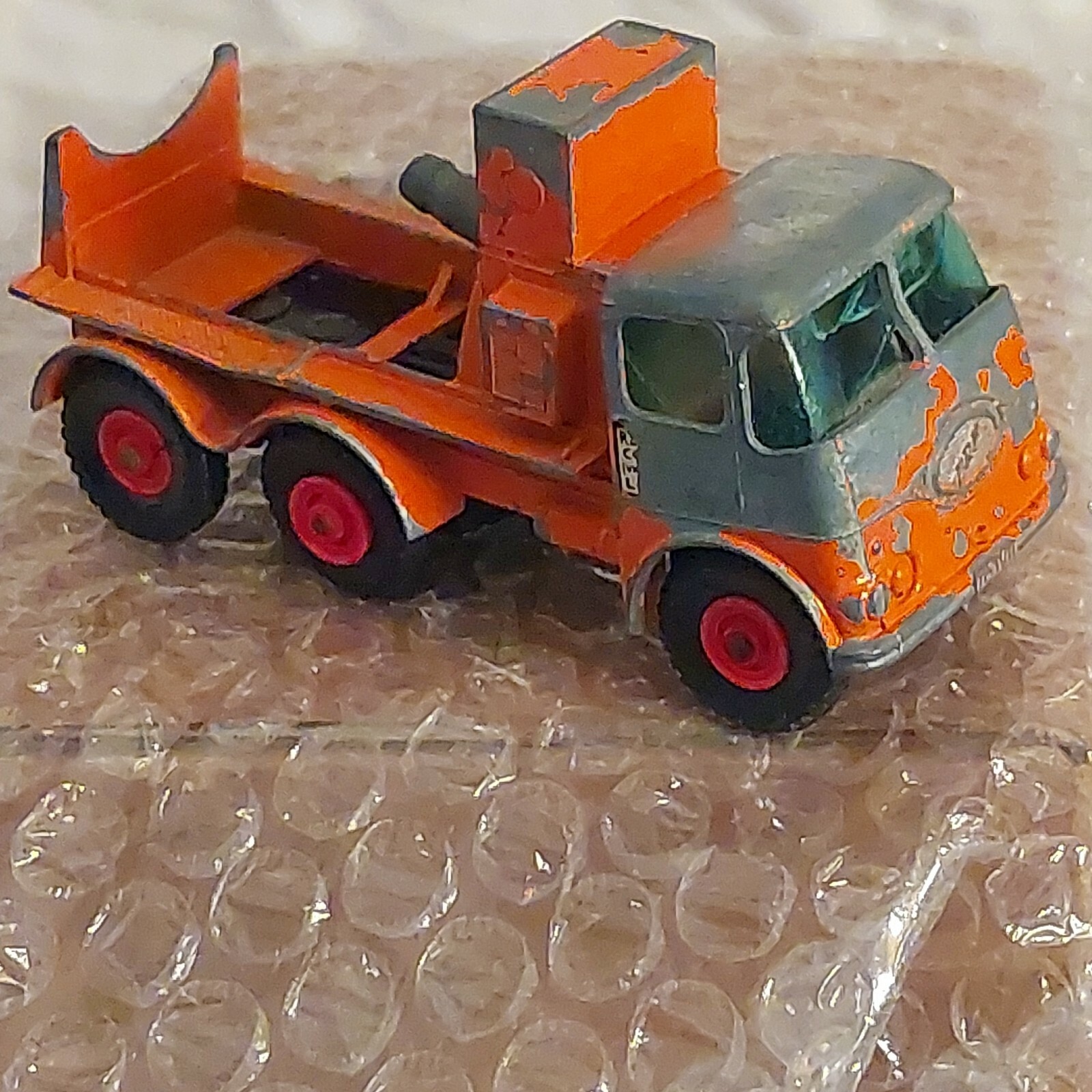 GORGEOUS VINTAGE MATCHBOX KING SIZE « READY MIX CONCRETE TRUCK » 3.5  » IN LENGTH