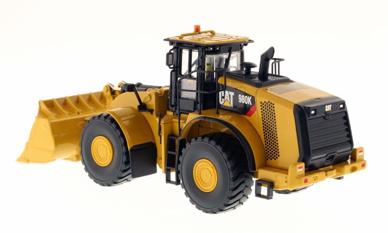 DIECAST MASTERS – CATERPILLAR 980K Wheel Loader for Rock with Ope…